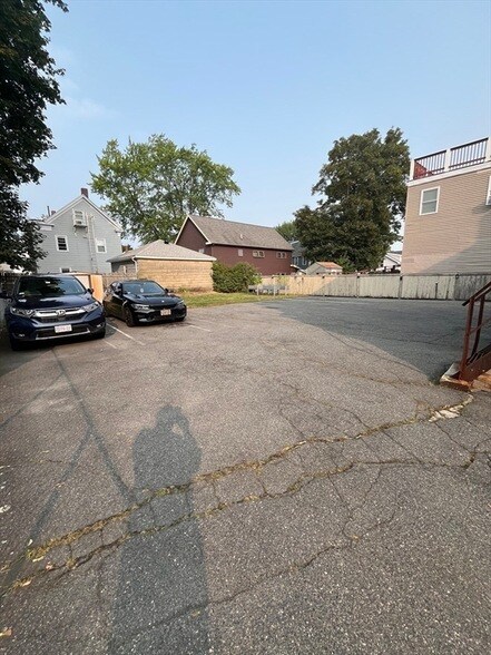 Building Photo - 36 Everett St