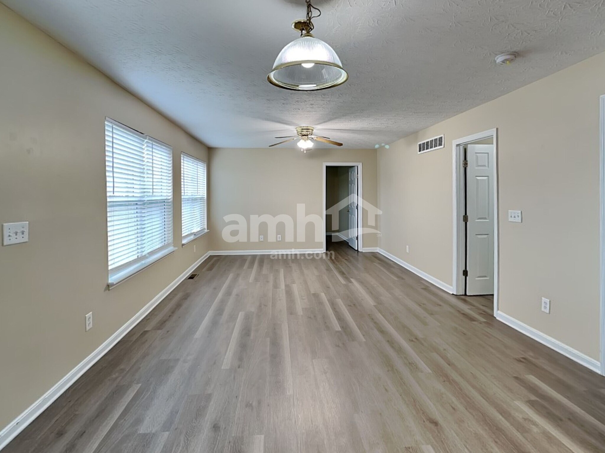 Building Photo - 11 Glenpark Ct