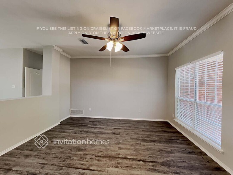 Building Photo - 828 Sansome Dr