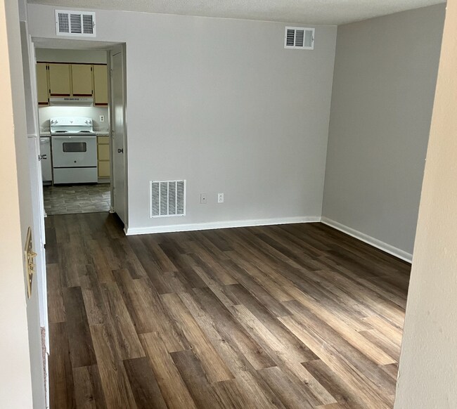 Building Photo - Greenwood Townhomes