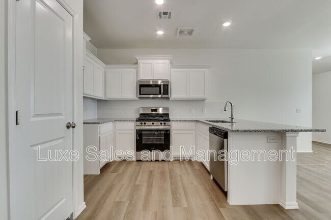 Building Photo - 11611 Mackenzie Wy