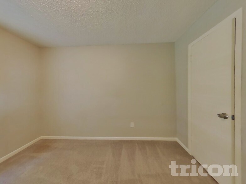 Building Photo - 3434 Deer Valley Dr