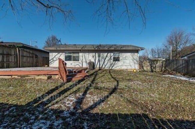 Building Photo - 304 Woodcross Pl