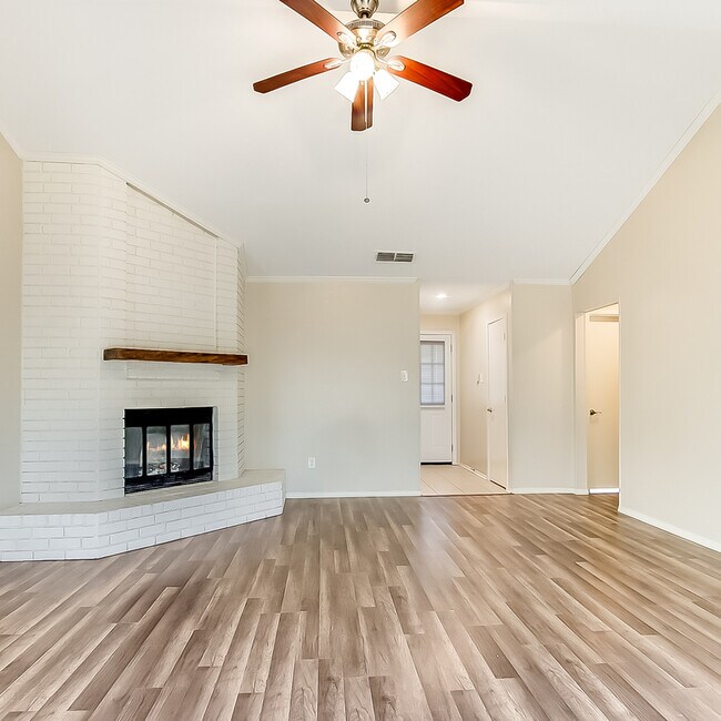Building Photo - 2417 Clearhaven Ct
