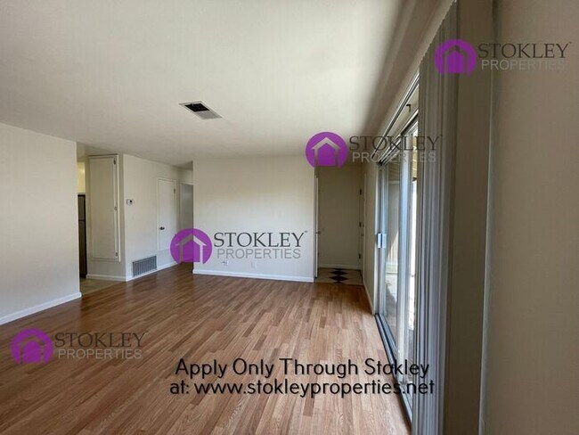 Building Photo - 2085 Olivera Rd