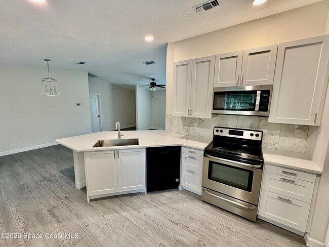 Building Photo - 1274 Coral Reef Ave NW