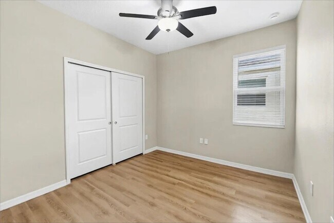 Building Photo - 14237 Seranoa Dr