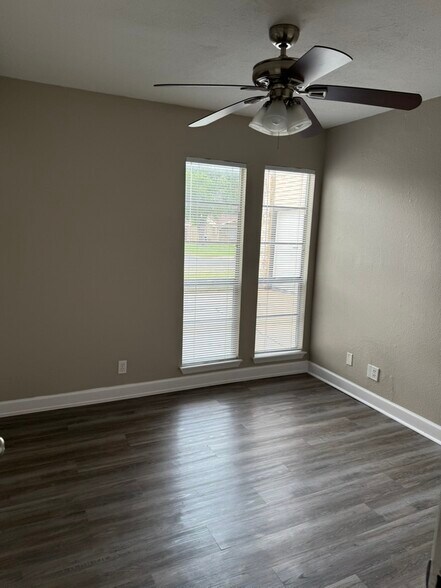 Building Photo - 5618 Crater Lake Dr