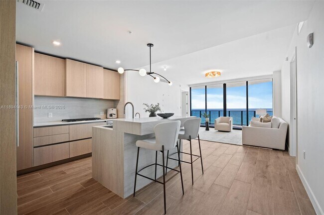 Building Photo - 900 N Ocean Blvd