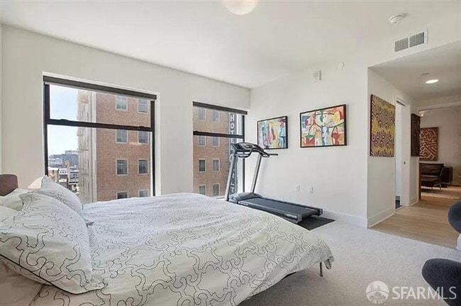 Building Photo - 1080 Sutter St