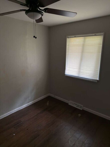 Building Photo - 10104 Ventura Dr