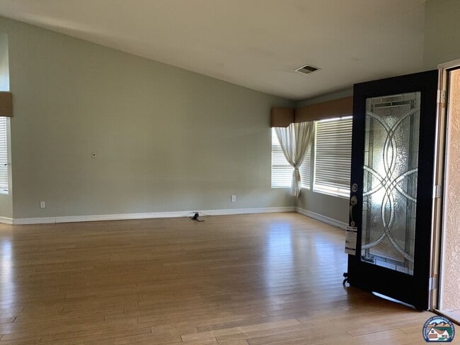 Building Photo - 587 Wild Rose Ln