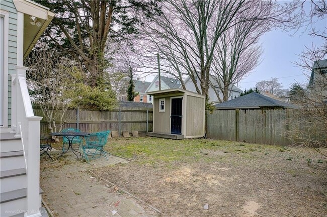 Building Photo - 19 Congdon Ave