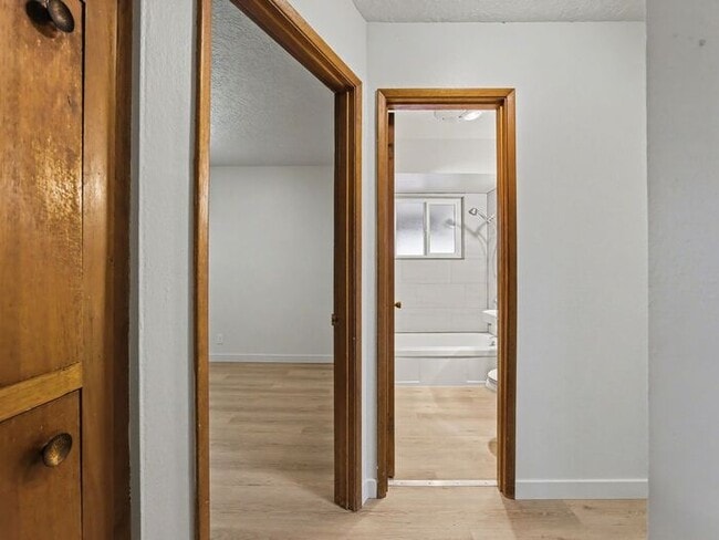 Building Photo - Duplex: 2 Bedrooms - Salem SE