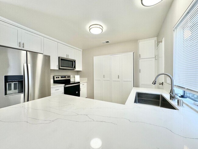 Primary Photo - Beautiful 4Bd/2Ba located in Mira Mesa!