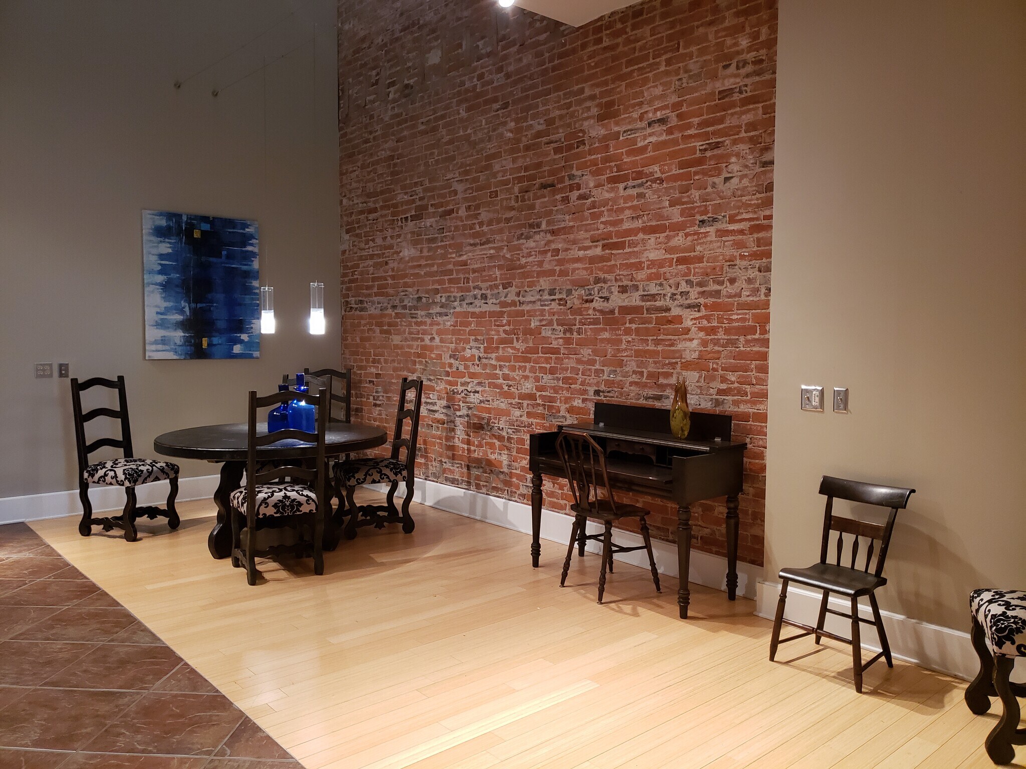 Building Photo - 1623 2nd Ave