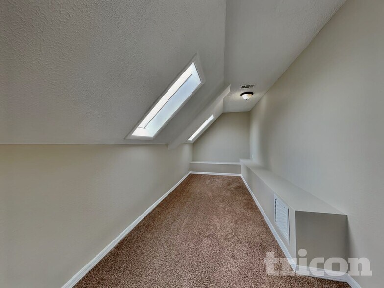 Building Photo - 1807 Waterman Dr