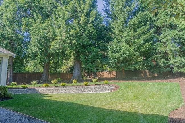 Building Photo - 5Bd/4.25Ba Kirkland House