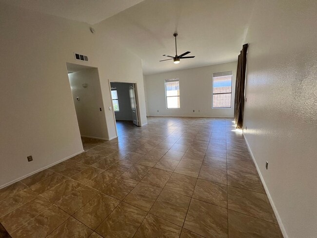 Building Photo - EXCELLENT Location!! This house is a three bedroom & two full baths