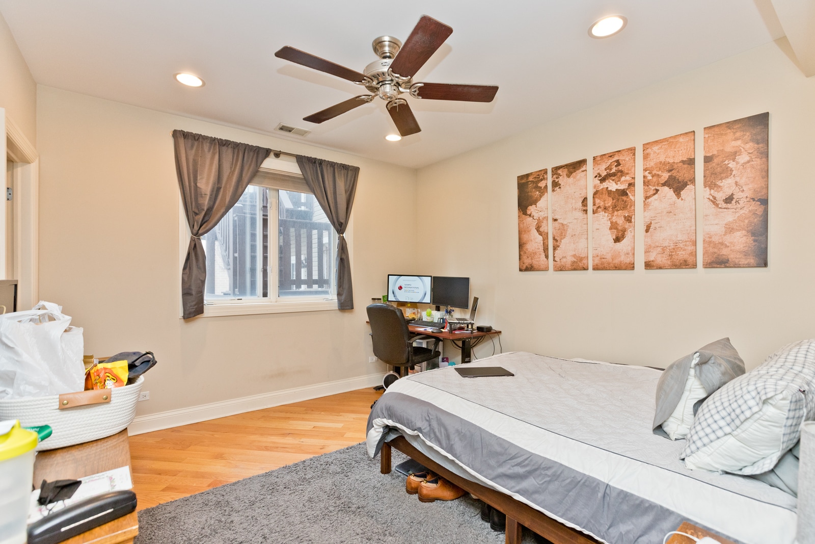 Building Photo - 2414 W Moffat St