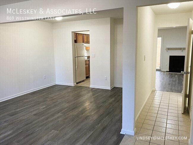 Building Photo - 869 Westminster Ln