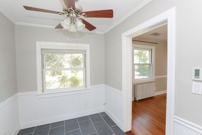 Building Photo - Cape Cod Rental Available in Norfolk!