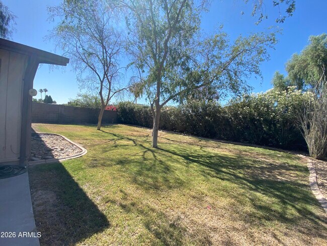 Building Photo - 6728 W Vogel Ave