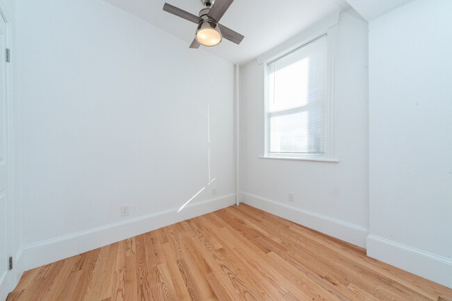 Building Photo - 151 Park Dr