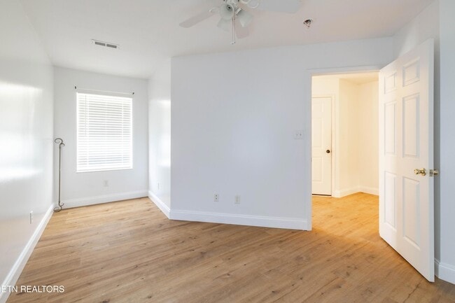 Building Photo - 7037 Wakan Ln