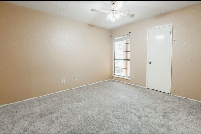 Building Photo - 5126 Sprey Dr