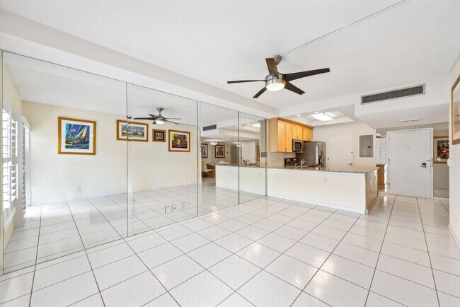 Building Photo - 3230 S Ocean Blvd