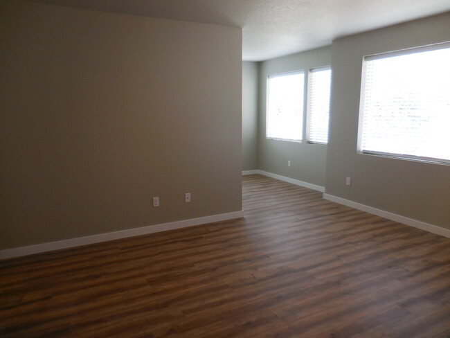Building Photo - 127 N Lieser Rd