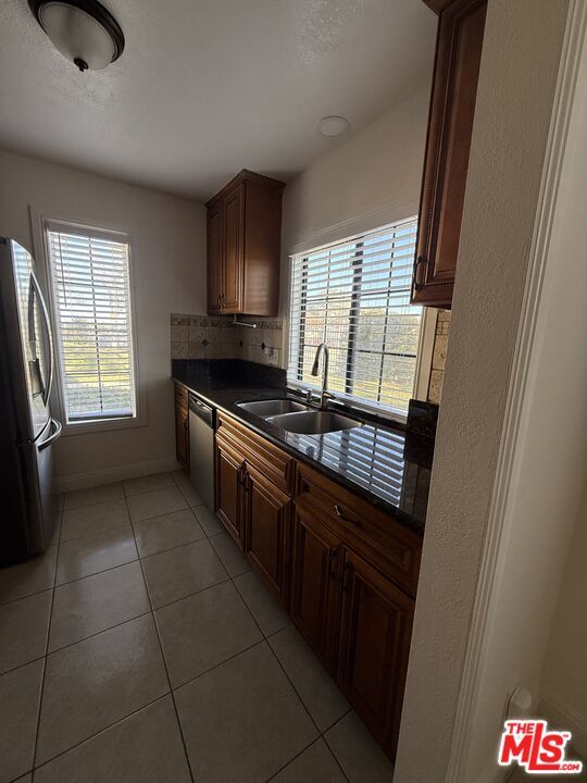 Building Photo - 2554 Olive Dr