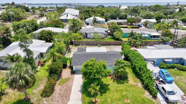 Building Photo - 3837 NE Melba Dr