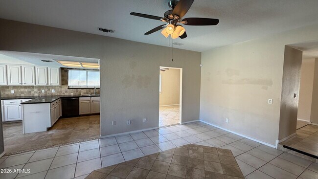 Building Photo - 4624 W Chicago St