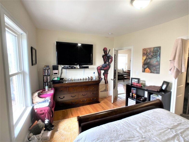 Building Photo - 24 Willard Ave