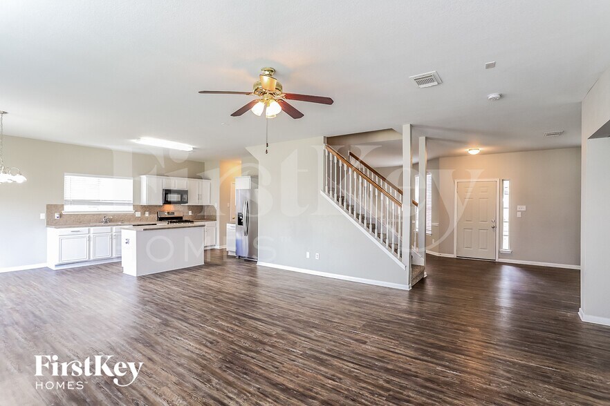 Building Photo - 16318 Autumn Leigh Dr