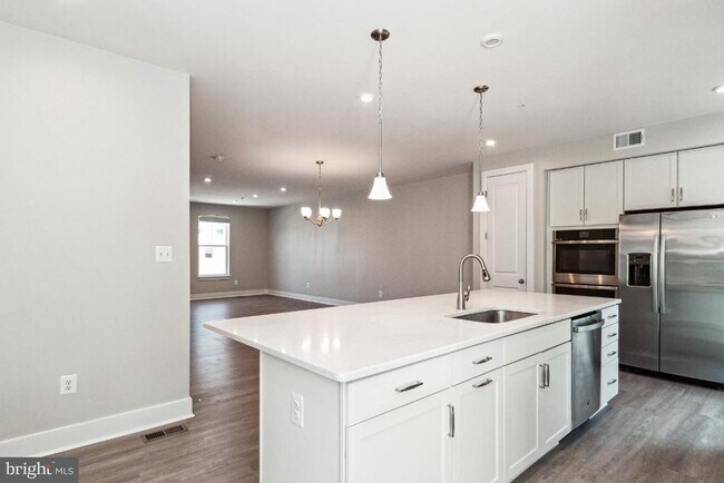 Building Photo - 8311 Amber Beacon Cir