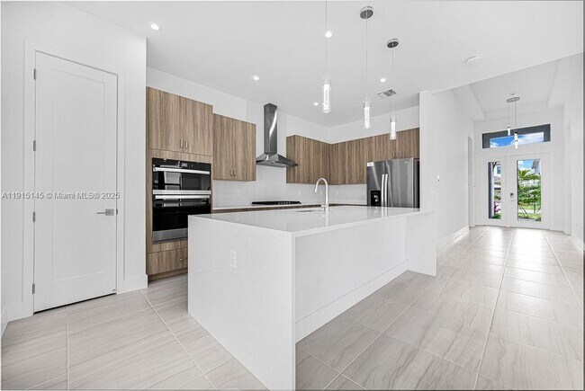 Building Photo - 12413 Solana Bay Cir