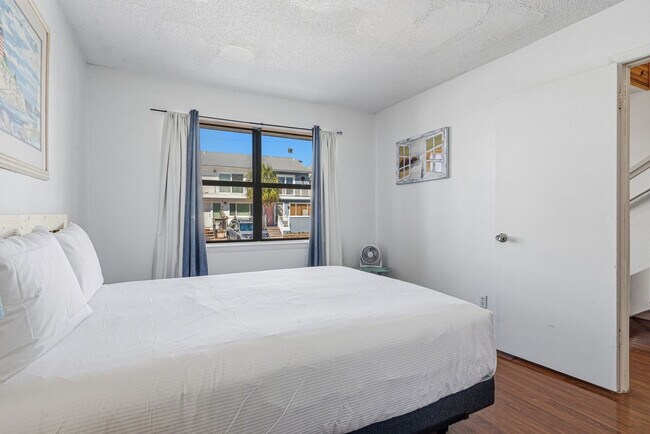 Building Photo - 16 Gulf Breeze Ct