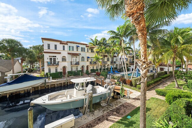 Building Photo - 824 Virginia Gardens Dr