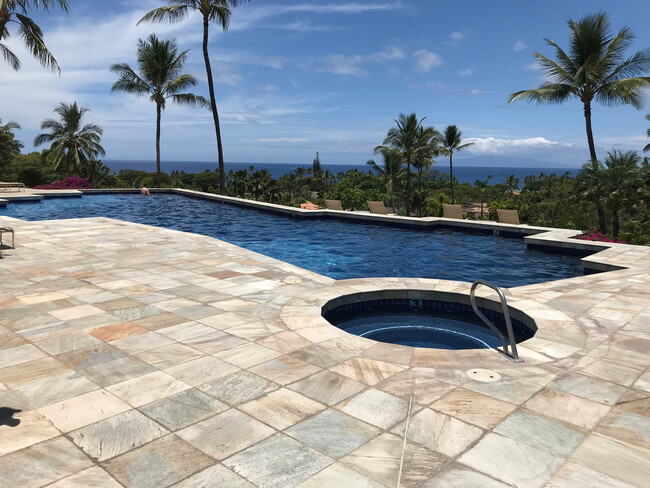 Building Photo - Gorgeous Wailea Palms Unit with ocean views!