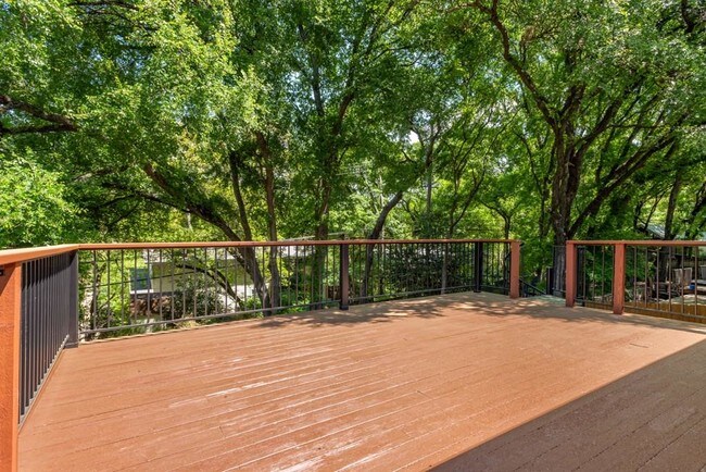 Building Photo - 1708 Fawn Dr