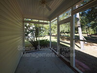 Building Photo - 458 Planters Trace Dr