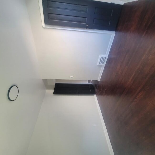 Building Photo - 13500 Crossburn Ave