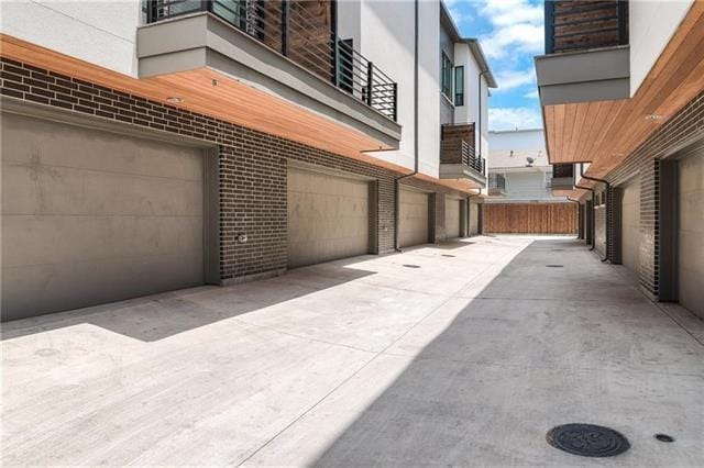 Building Photo - 2290 N Fitzhugh Ave