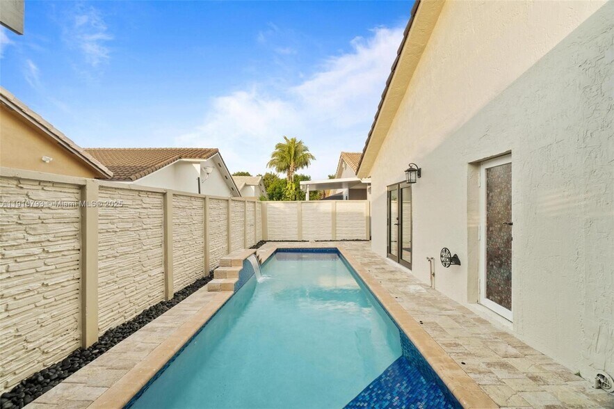 Building Photo - 9173 NW 147th Ter