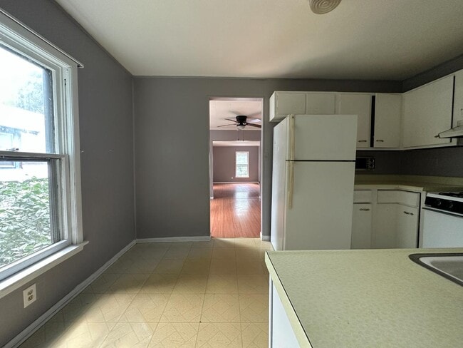 Building Photo - 213 Fletcher Ave