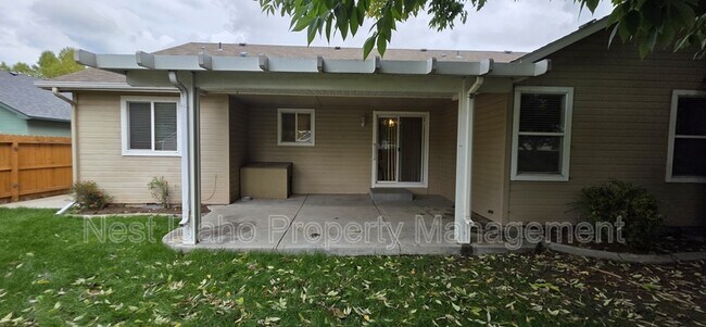 Building Photo - 2903 N Rough Stone Way