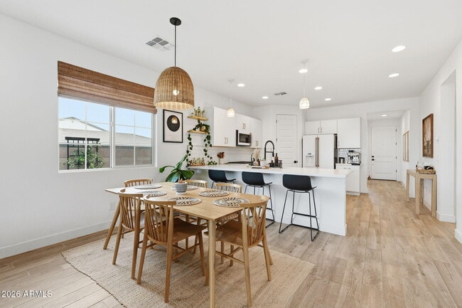 Building Photo - 5714 S Veneto